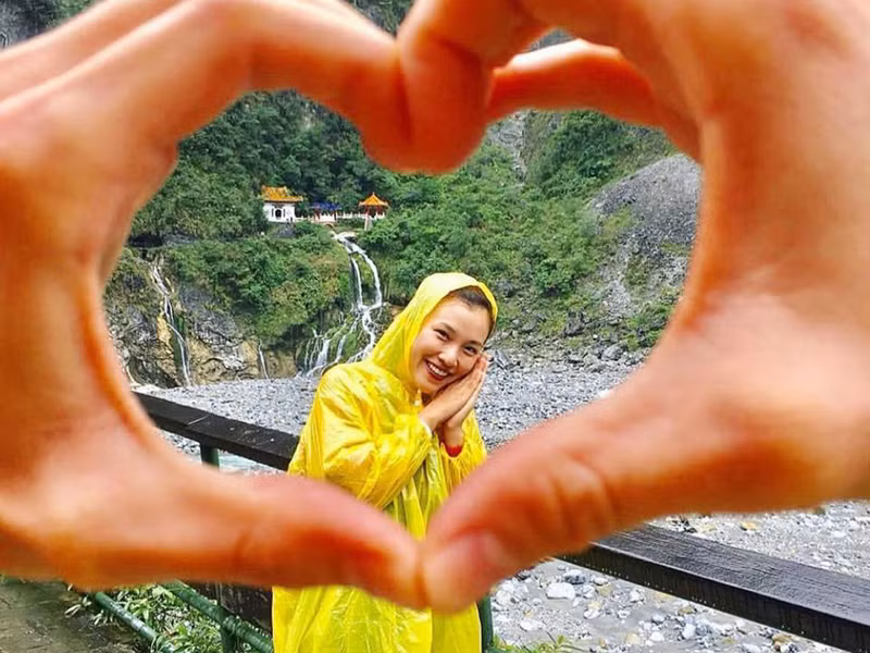 Cả hai yêu nhau được 2 năm trước khi quyết định về chung một nhà.