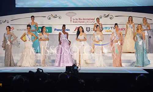 Top 8 gồm đại diện Việt Nam, Mexico, Philippines, Colombia, Uganda, Indonesia, Anh và Thái Lan.