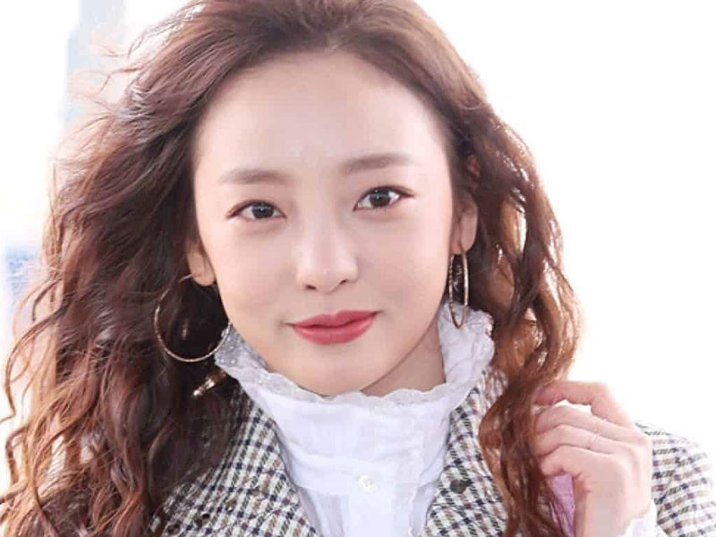 Fan tiếc thương khi Goo Hara qua đời ở tuổi còn quá trẻ.