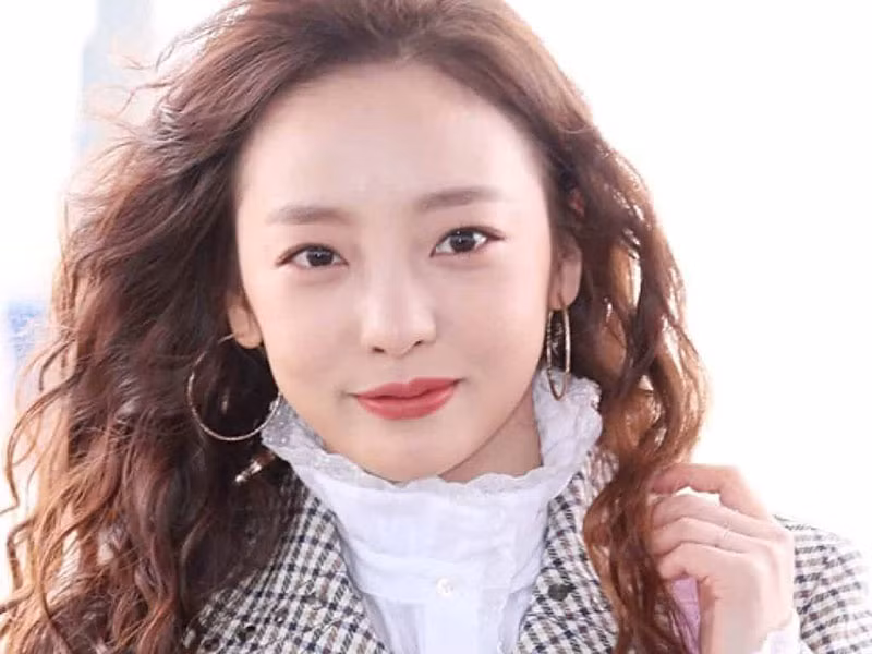 Fan tiếc thương khi Goo Hara qua đời ở tuổi còn quá trẻ.