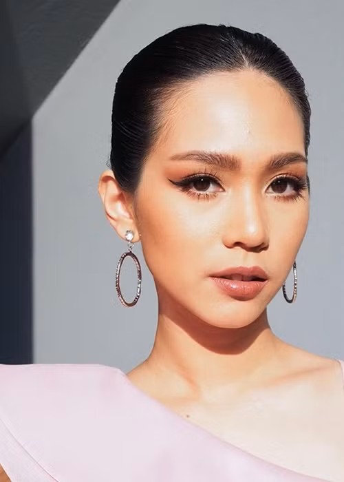 Sở hữu nhan sắc ngọt ngào, Sireethorn được đánh giá cao ngay từ khi mới tham gia cuộc thi Hoa hậu Quốc tế.