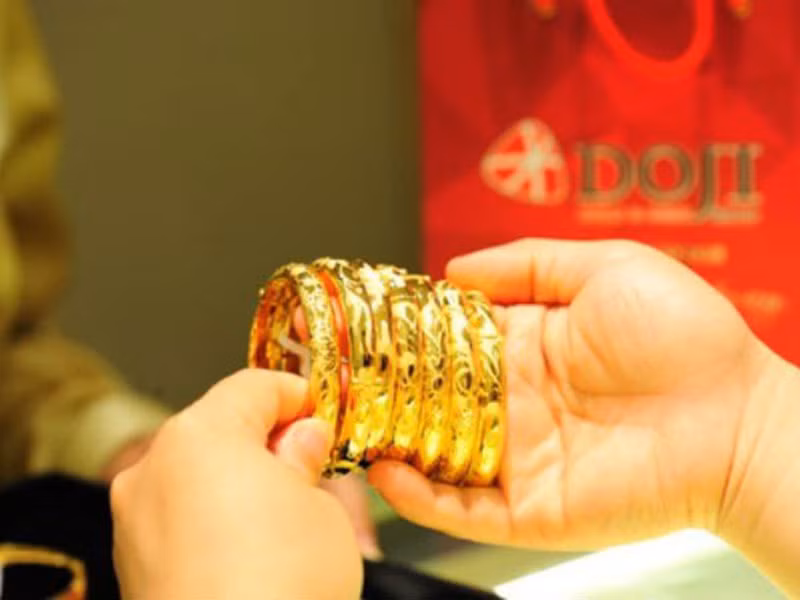 Gia vang hom nay 10/11, mot tuan giam manh