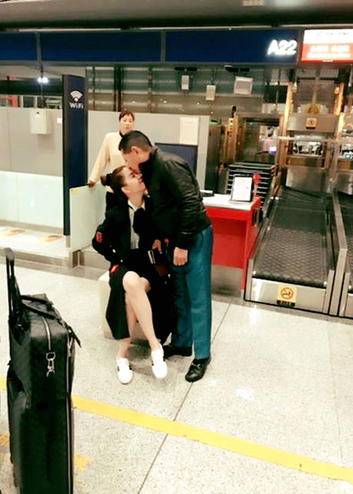 Trong cuộc tình với Hoàng Kiều, Ngọc Trinh chia tay sau 3 tháng yêu chóng vánh. Người chủ động chấm dứt là ông Hoàng Kiều.