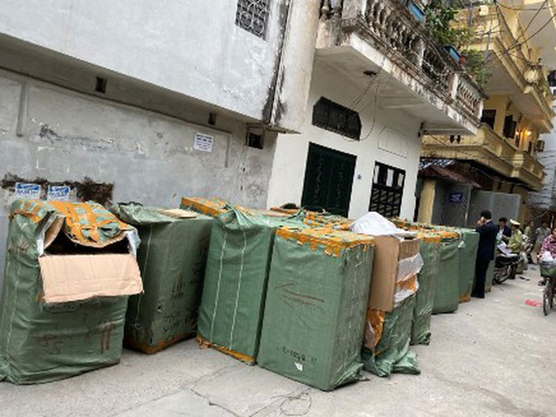 Nghi van co so kinh doanh Ha Noi gan mac hang hieu cuc 