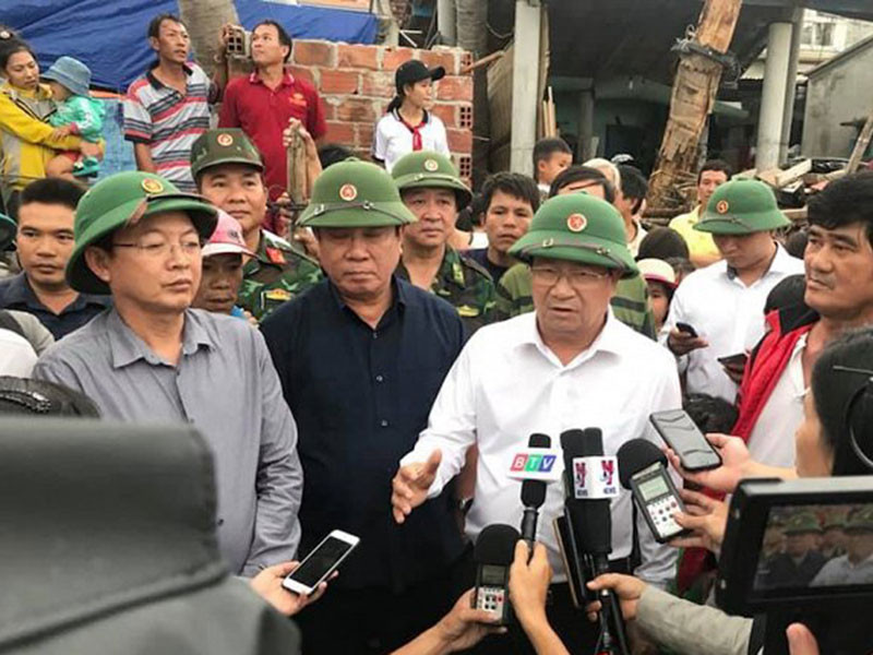 Pho Thu tuong Trinh Dinh Dung: Khong de dan o lai khu vuc nguy hiem khi bao do bo