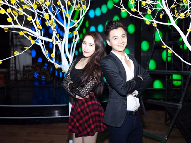 Bảo Thy còn mời Ngô Kiến Huy đến chung vui.