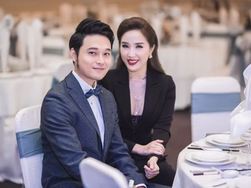 Quang Vinh được mời dự đám cưới. Nam ca sĩ và Bảo Thy từng là cặp song ca đẹp một thời.