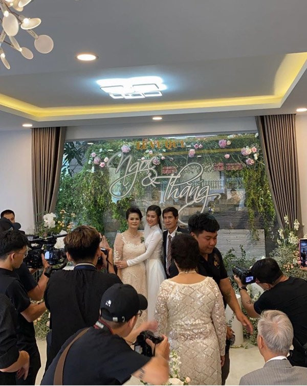 1 ngày trước đám cưới, Đông Nhi - Ông Cao Thắng tổ chức lễ ăn hỏi tại nhà riêng ở TP HCM. Ảnh: Khám phá