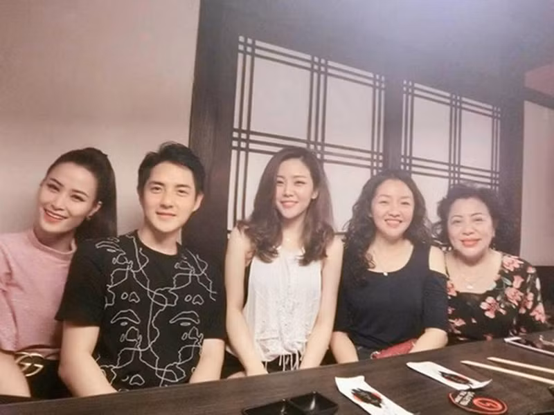 Chuyện Đông Nhi được lòng gia đình Ông Cao Thắng còn cho thấy Đông Nhi khéo léo đến mức nào.