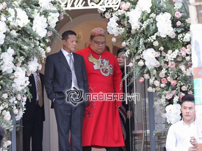 Vương Khang xuất hiện trong lễ rước dâu của Bảo Thy. Ảnh: Ngôi sao