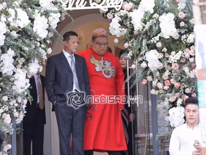 Vương Khang xuất hiện trong lễ rước dâu của Bảo Thy. Ảnh: Ngôi sao