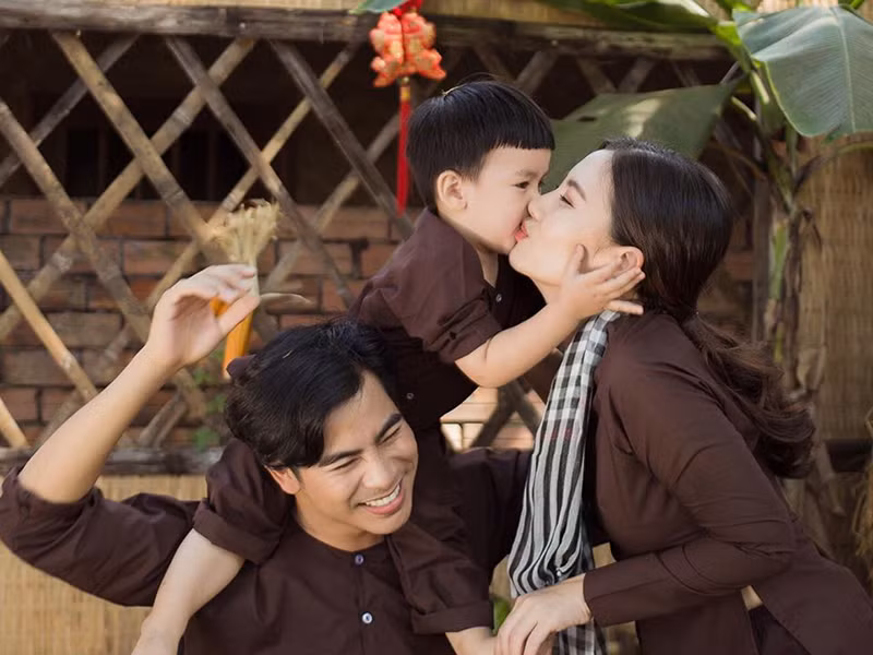 Hồi tháng 9 vừa qua, Ngọc Lan đã dọn ra khỏi căn biệt thự tiền tỷ để về sinh sống tại một căn hộ chung cư. Mời quý độc giả video "Ngọc Lan chia sẻ: Tôi đẹp, tôi có quyền". Nguồn VTC