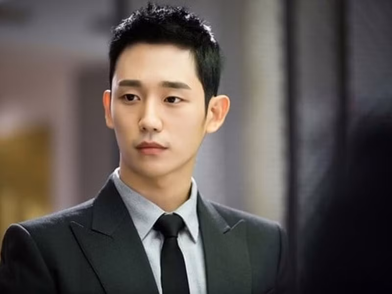 Hàng loạt sao Hàn vừa tuyên bố đóng băng hoạt động nghệ thuật trước cái chết của Goo Hara như diễn viên Jung Hae In, nhóm MAMAMOO, ca sĩ Park Ji Hoon, nhóm EXO, diễn viên Im Soo Hyang.