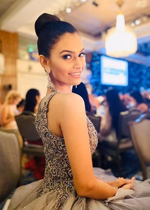 Trong bảng dự đoán của Missosology, vượt mặt Lương Thùy Linh là các đại diện Ấn Độ, Philippines, Trinidad &amp; Tobago, Uganda và CH Czech.