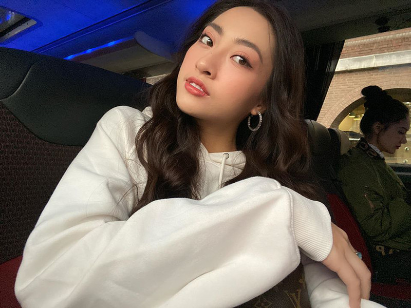 Từ London, Lương Thùy Linh liên tục cập nhật hình ảnh và những trải nghiệm tại cuộc thi.