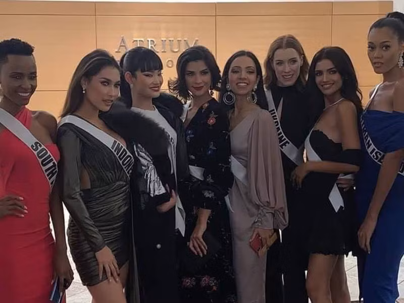 Chung kết cuộc thi sẽ diễn ra vào ngày 8/12 (giờ Mỹ). Đương kim Hoa hậu Hoàn vũ 2018 Catriona Gray đến từ Philippines sẽ trao lại vương miện cho người kế nhiệm trong chung kết.