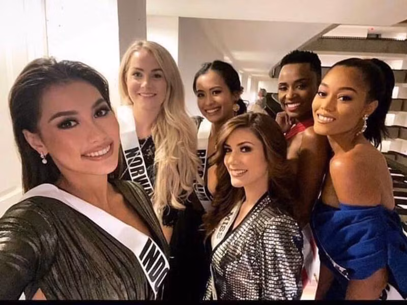 Các thí sinh Hoa hậu Hoàn vũ Thế giới 2019 hiện tề tựu tại Mỹ để bắt đầu hành trình chinh phục vương miện kéo dài 10 ngày.