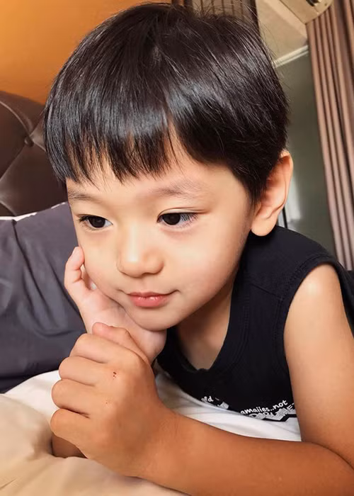 Cậu nhóc sắp đón sinh nhật lần thứ 5.