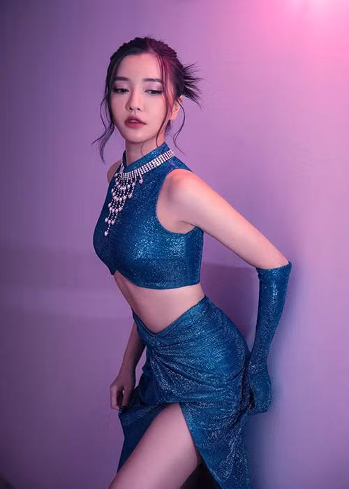 Duong cong goi cam cua Bich Phuong phai giai trinh vi nghi hat nhep