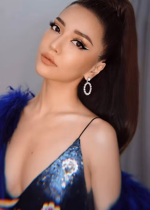 Giọng ca "Bao giờ lấy chồng" từng kín cổng cao tường khi mới bước vào showbiz.