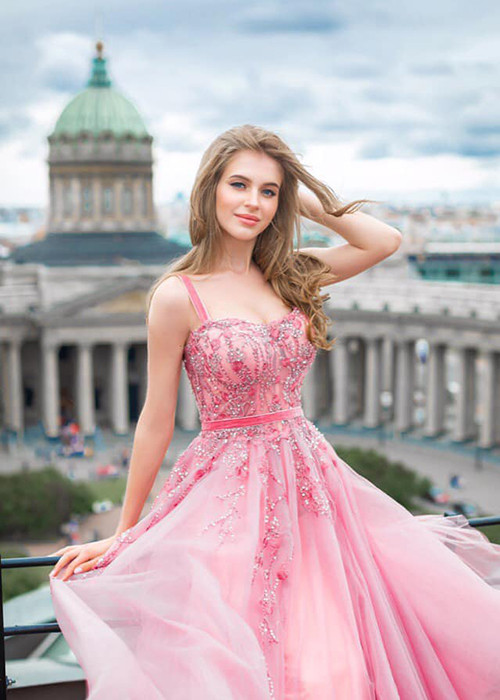 Việc Alina vắng mặt tại Miss Universe 2019 khiến người hâm mộ khá tiếc nuối.