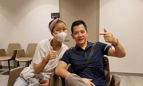 Con gai dao dien “Nhung ngon nen trong dem” qua doi vi ung thu-Hinh-2