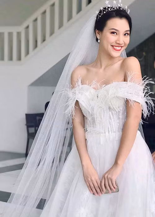 Theo Ái Phương, Hoàng Oanh và bạn trai ngoại quốc đã đi chụp ảnh cưới ở Yên Tử. Ảnh: FBNV