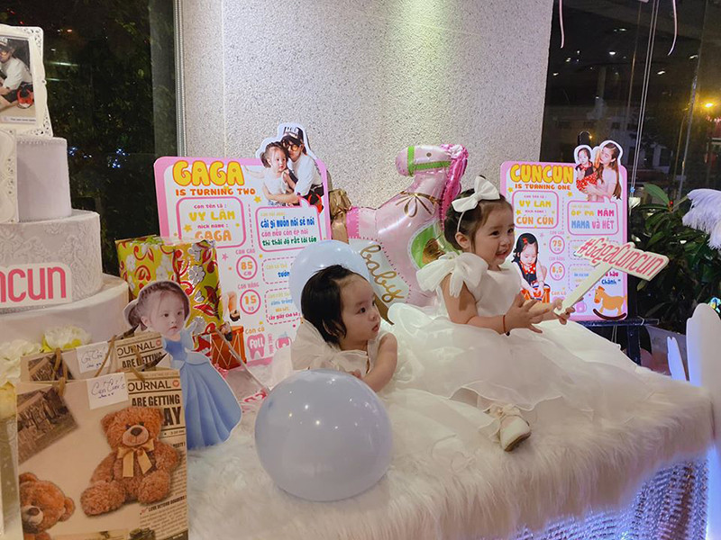 Bé Gà Gà đón sinh nhật lần thứ 2 vào ngày 20/11 trong khi bé Cún Cún tròn 1 tuổi.