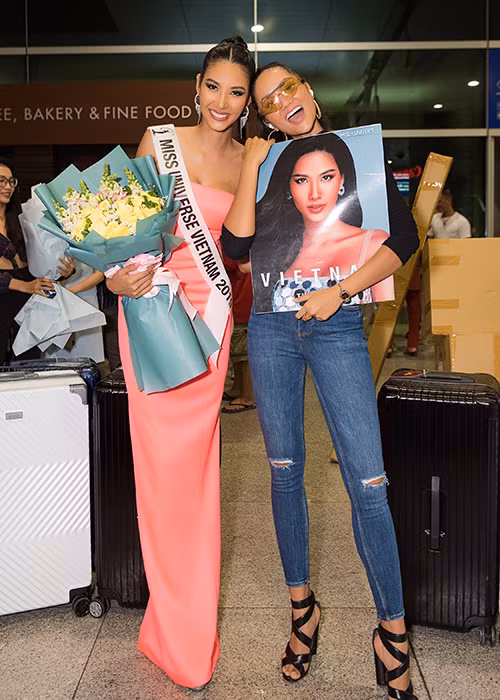 H'hen Niê đến tiễn Hoàng Thùy để tiếp thêm cho đàn chị sự tự tin và thật nhiều năng lượng.