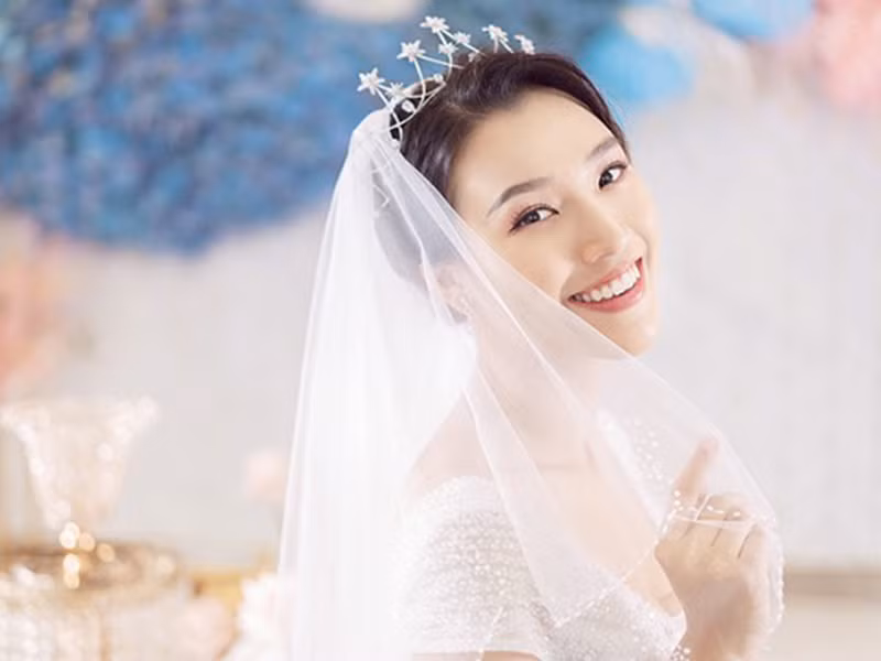 MC Hoang Oanh va ban trai ngoai quoc chuan bi lam dam cuoi-Hinh-2