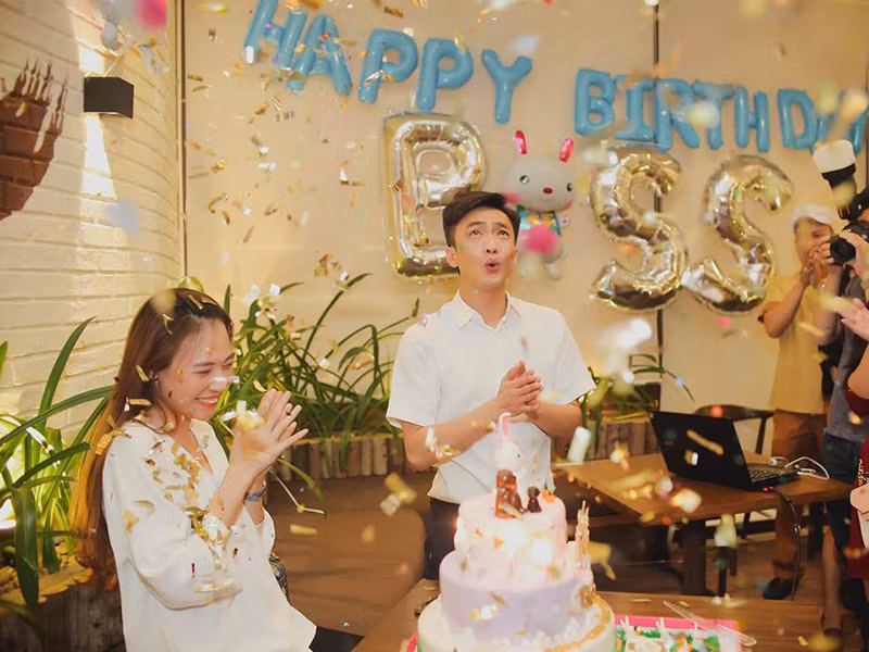 Hồi tháng 7 vừa qua, đôi uyên ương đã tổ chức đám cưới hoành tráng sau 2 năm hẹn hò.