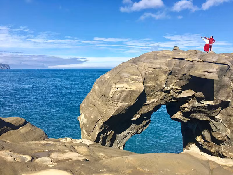 Jack mất hơn 1 năm rưỡi mới cưa đổ được Hoàng Oanh.