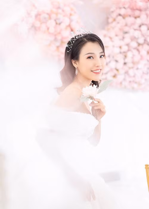 5 tháng trước khi gặp Jack, Hoàng Oanh chia tay Huỳnh Anh sau 3 năm hẹn hò.