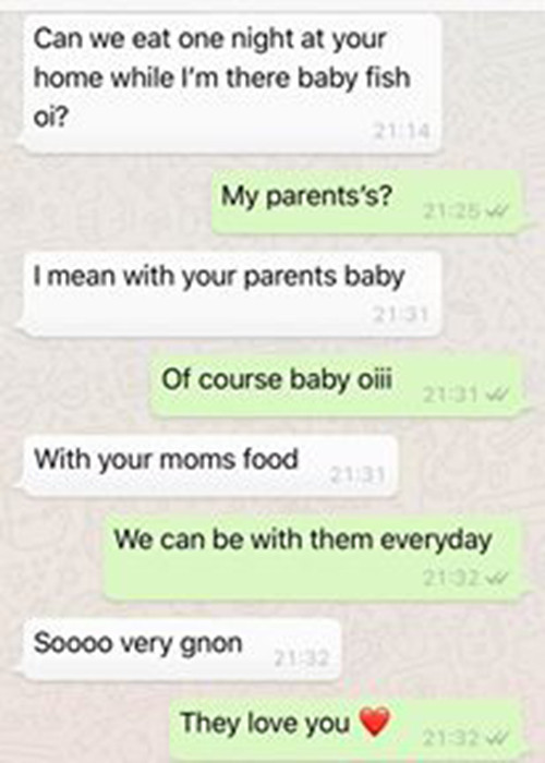 “Bây giờ thì lúc nào về cũng đòi ăn cơm với ba má, ăn thì ngồi dưới đất, gác chân nông dân, rửa chén phụ mình, nằm sàn nhà coi phim với bố, học đánh đàn với em Tí và tập nói tiếng Việt với ba má", nữ MC tiết lộ.