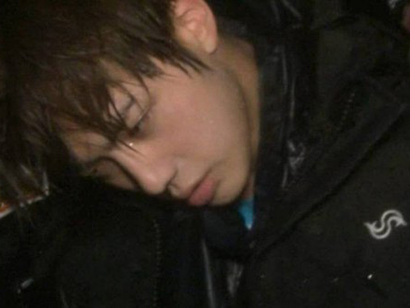 Gameshow Hàn cũng khắc nghiệt không kém chương trình của Trung Quốc. Ca sĩ Jin của BTS từng bị kiệt sức khi đi bắt cá ngoài biển trong gameshow Law of the Jungle.