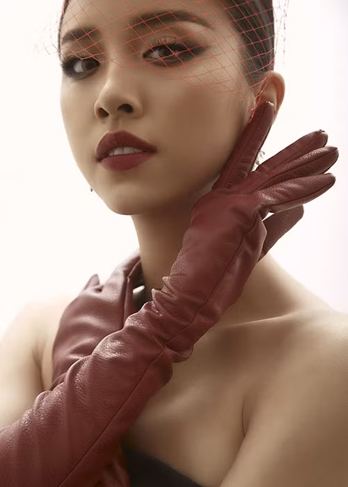 Hình ảnh mới của Thúy An được cộng đồng fan sắc đẹp đánh giá phù hợp với các tiêu chí của Miss Intercontinental.