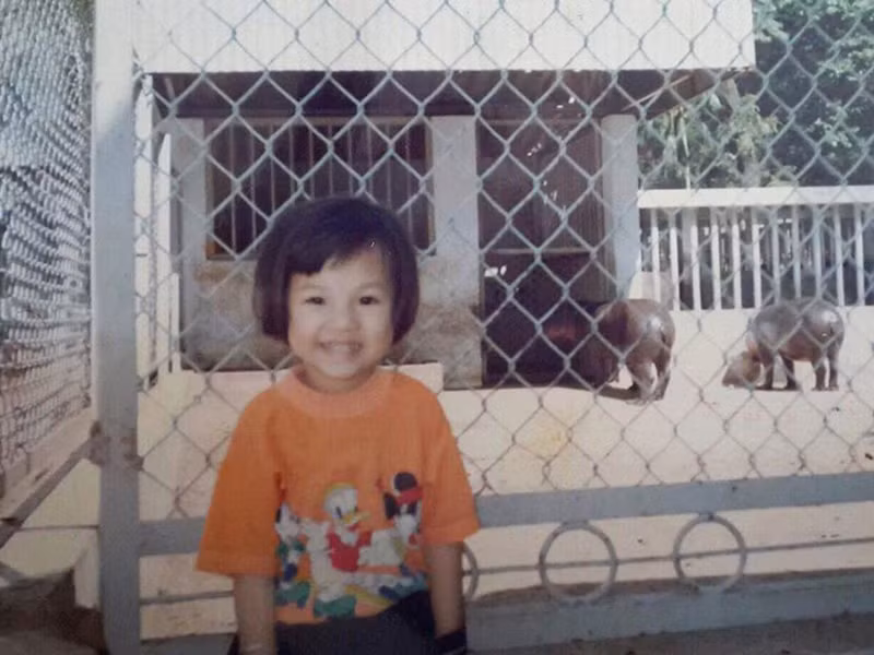 Hoàng Oanh cười tỏa nắng. 