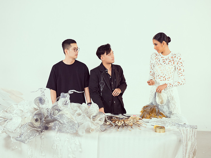 Bộ trang phục Cò lại tái hiện hình ảnh làng quê Việt Nam vừa thân thương vừa quen thuộc.