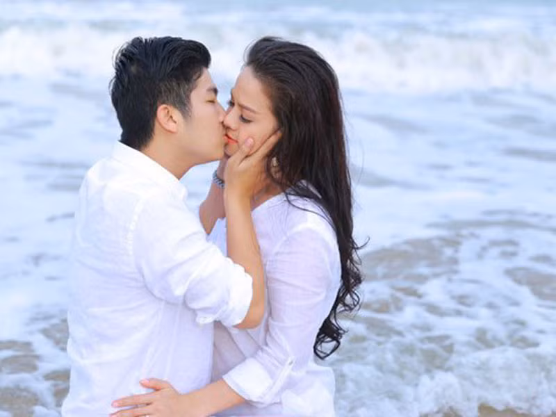 Nhật Kim Anh từng khen chồng thông minh, có lòng thương người, rất hiếu thảo.