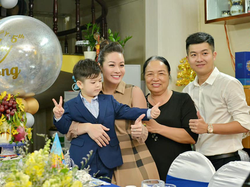 Hồi tháng 9/2019, Nhật Kim Anh xuất hiện bên chồng cũ trong tiệc sinh nhật của con trai. Nhiều người cho rằng mối quan hệ giữa Nhật Kim Anh và Bửu Lộc không còn căng thẳng.