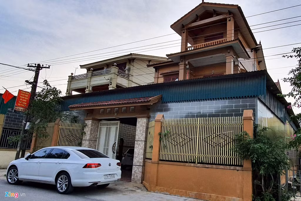 Gia đình có người đi xuất khẩu lao động không tiết lộ thu nhập. Còn cơ quan chức năng cũng không thống kê vì nhiều người xuất cảnh "chui", không khai báo.