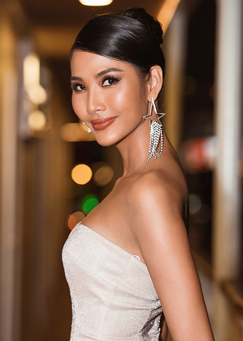 Sau vụ vạ miệng, Hoàng Thùy gặp gỡ H’hen Niê và Trương Thị May để lắng nghe chia sẻ quý giá về kinh nghiệm thi đấu.