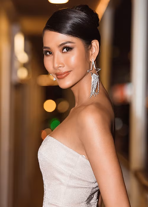 Sau vụ vạ miệng, Hoàng Thùy gặp gỡ H’hen Niê và Trương Thị May để lắng nghe chia sẻ quý giá về kinh nghiệm thi đấu.