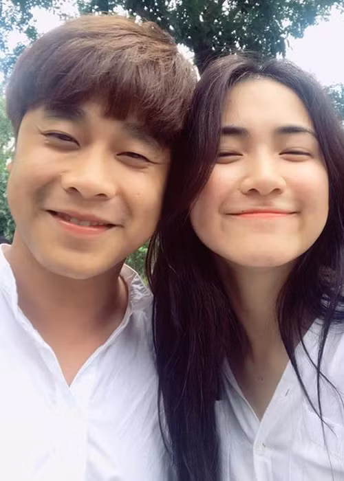 Bị đồn yêu Minh Hải vì gia thế hay chuyện xài hàng hiệu bằng tiền của bạn trai, Hòa Minzy ngay lập tức bác bỏ.