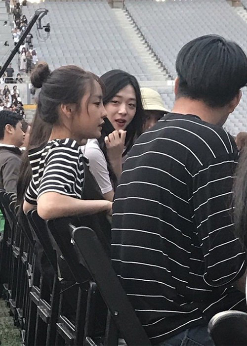 Khi đối mặt với áp lực từ phía công chúng, 2 nữ ngôi sao luôn bên nhau. Tuy nhiên, cả hai lại không vượt qua được căn bệnh trầm cảm.