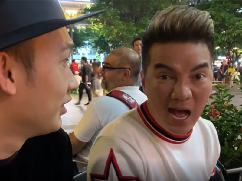 "Ghét trọng tài kinh khủng. Tức điên người", Mr Đàm viết.