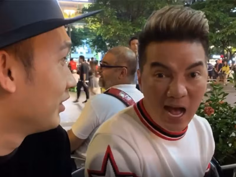 "Ghét trọng tài kinh khủng. Tức điên người", Mr Đàm viết.