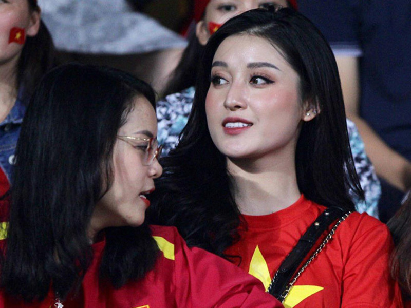 Á hậu Huyền My cho biết, trọng tài xử lý có một chút bất công với tuyển Việt Nam.