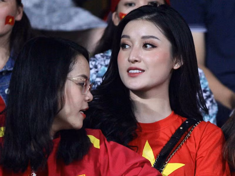 Á hậu Huyền My cho biết, trọng tài xử lý có một chút bất công với tuyển Việt Nam.