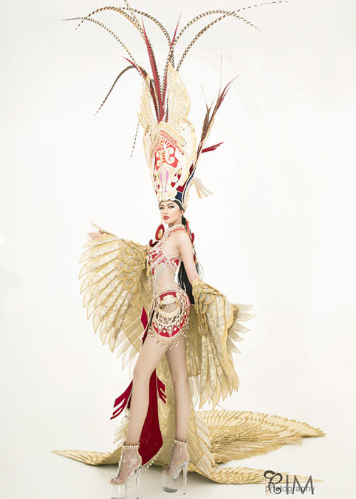 Thiet ke quoc phuc thi nhan sac quoc te: On ao chuyen dep, doc, sexy!